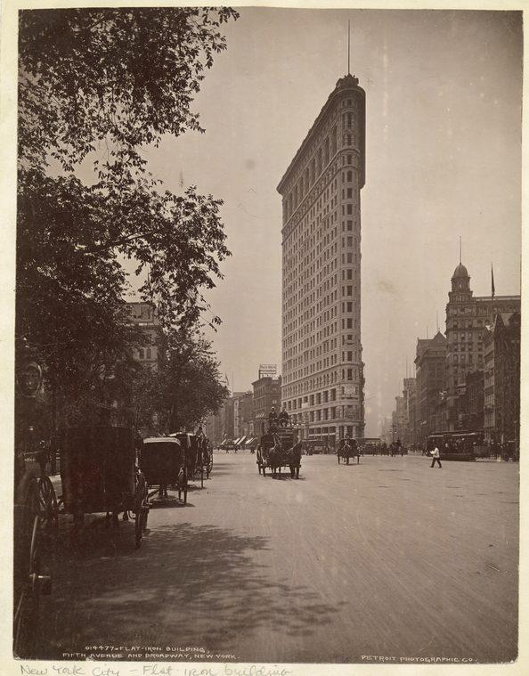 Flatiron Building, Fifth Avenue and Broadway, 1902. Detroit Photographic Co.. Street photograph.